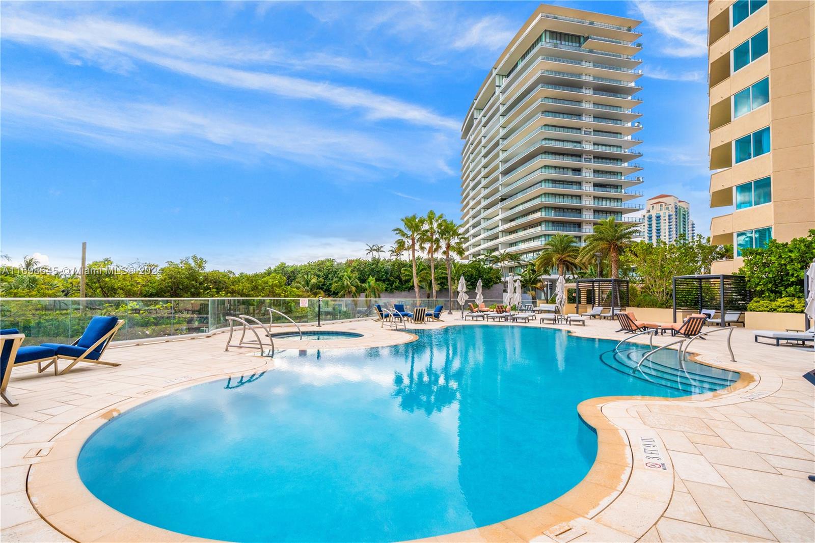 300 S Pointe Dr #1901, Miami Beach FL 33139