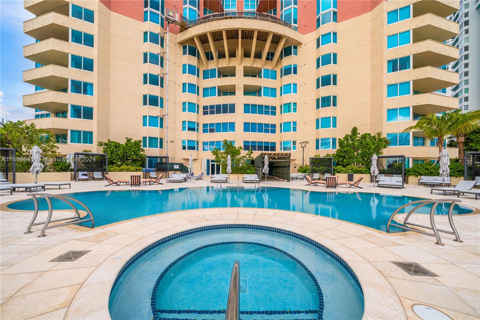 300 S Pointe Dr #1901, Miami Beach FL 33139