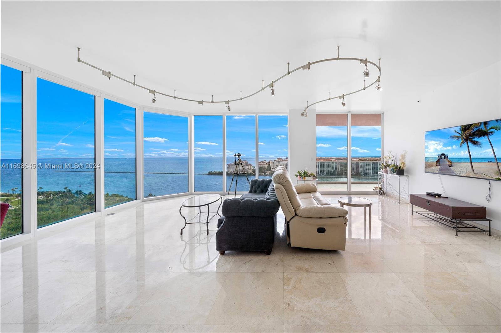 300 S Pointe Dr #1901, Miami Beach FL 33139