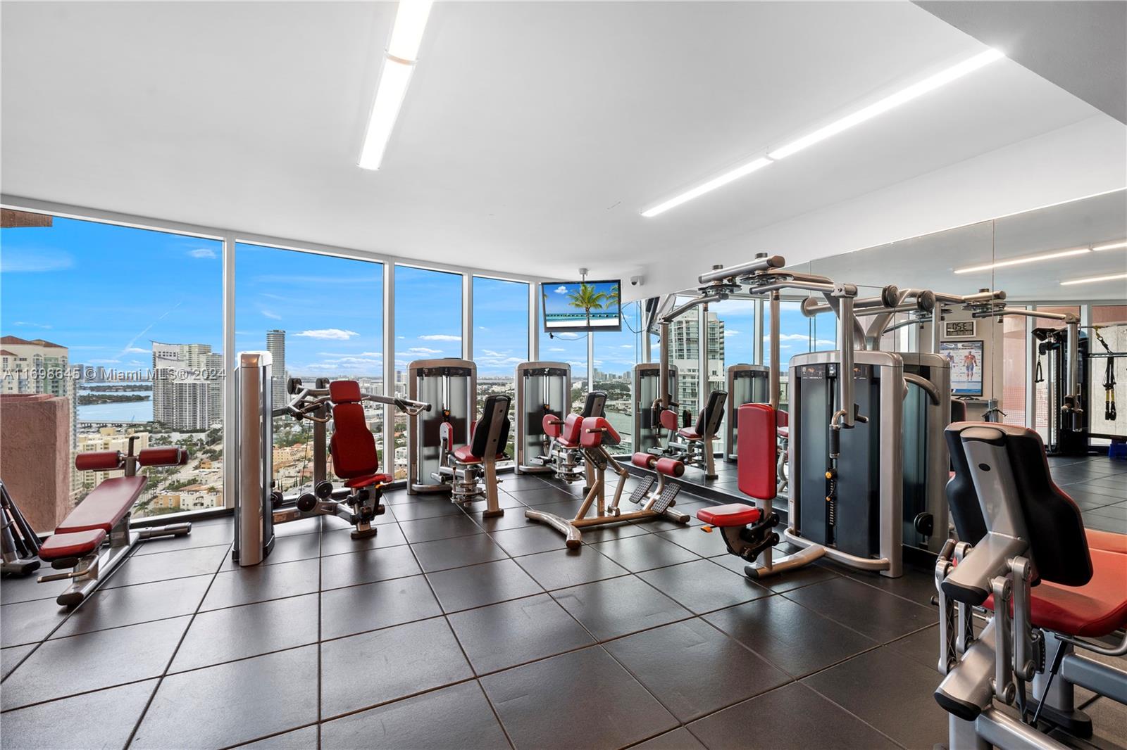300 S Pointe Dr #1901, Miami Beach FL 33139