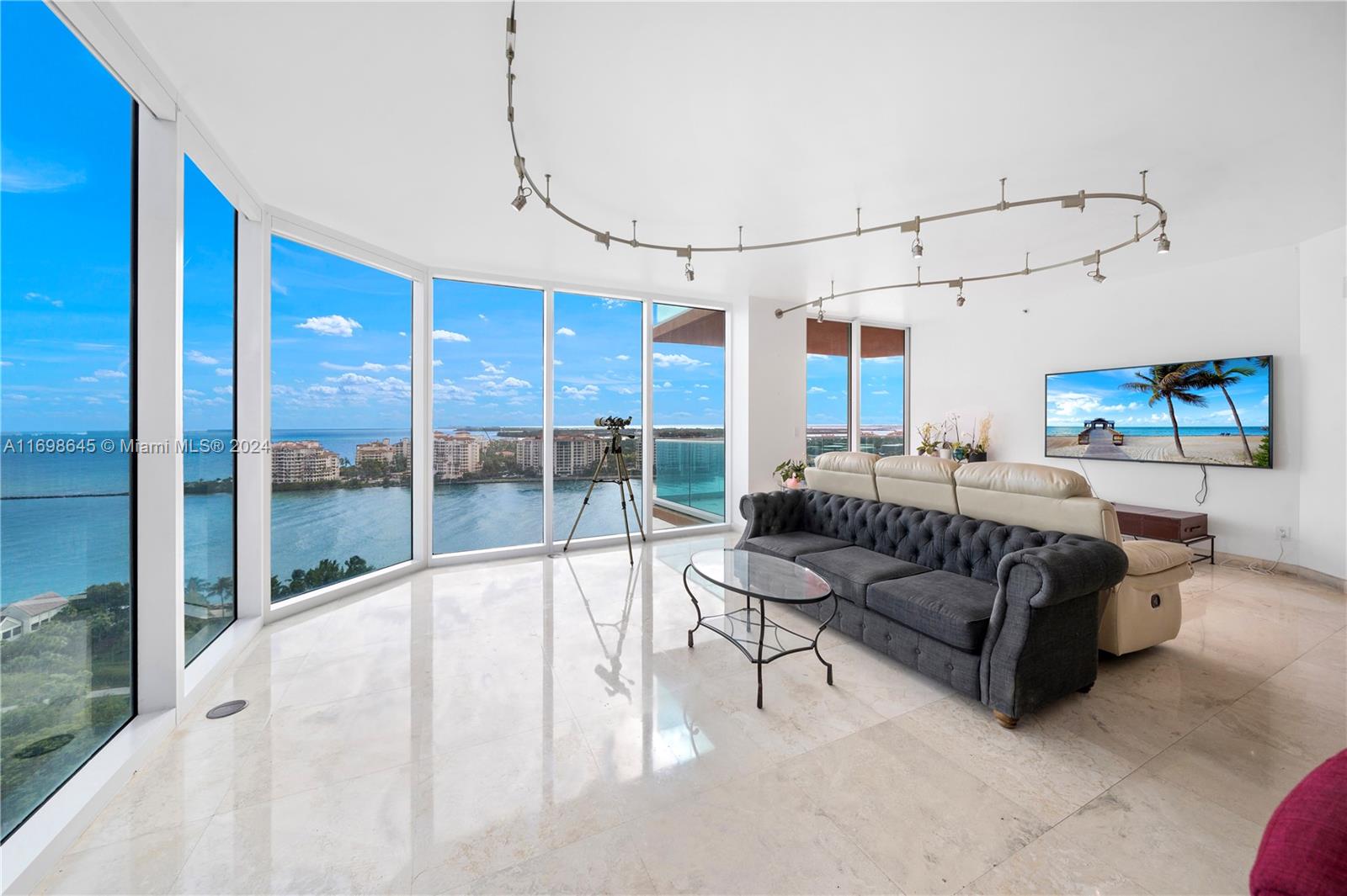 300 S Pointe Dr #1901, Miami Beach FL 33139