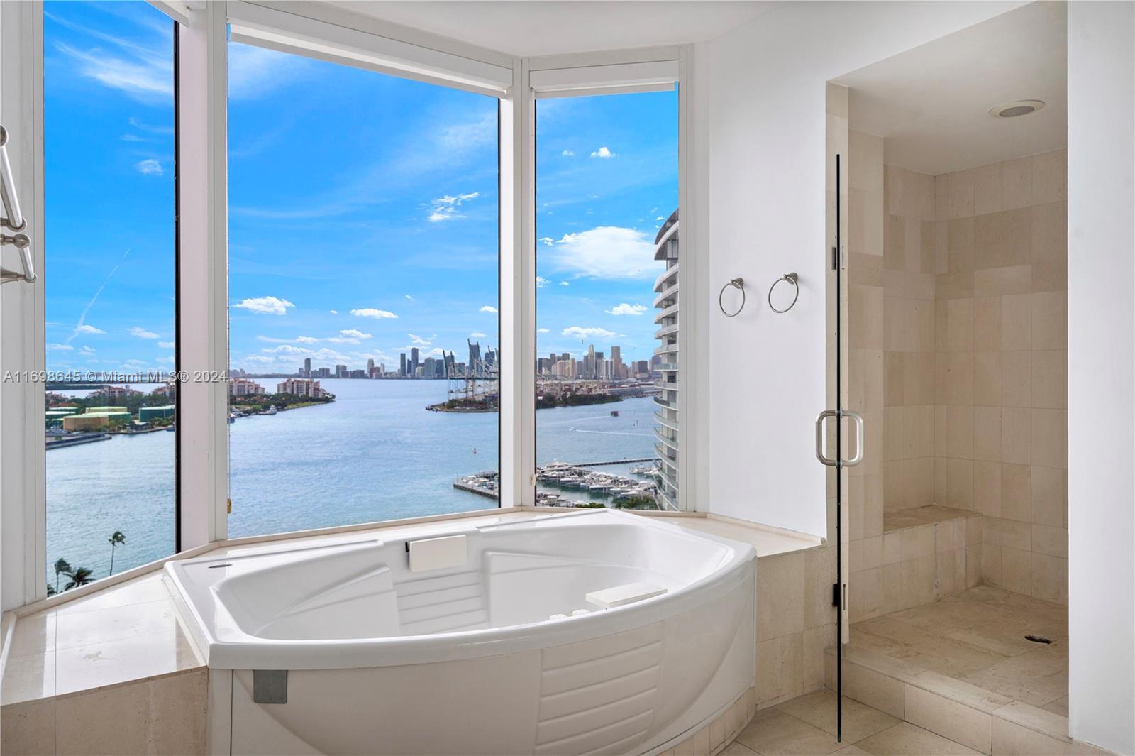 300 S Pointe Dr #1901, Miami Beach FL 33139