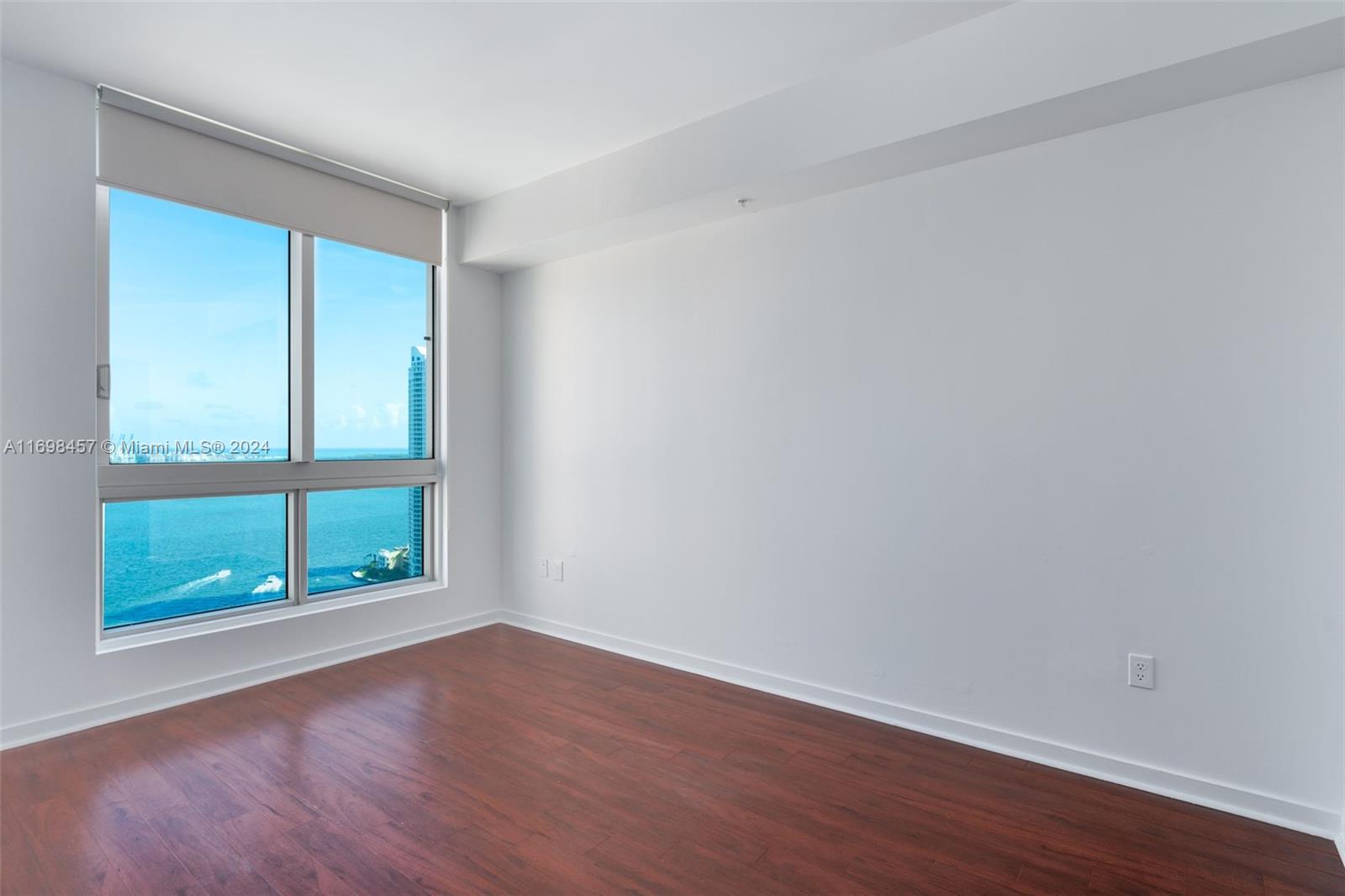 300 S Biscayne Blvd #T-2614, Miami FL 33131