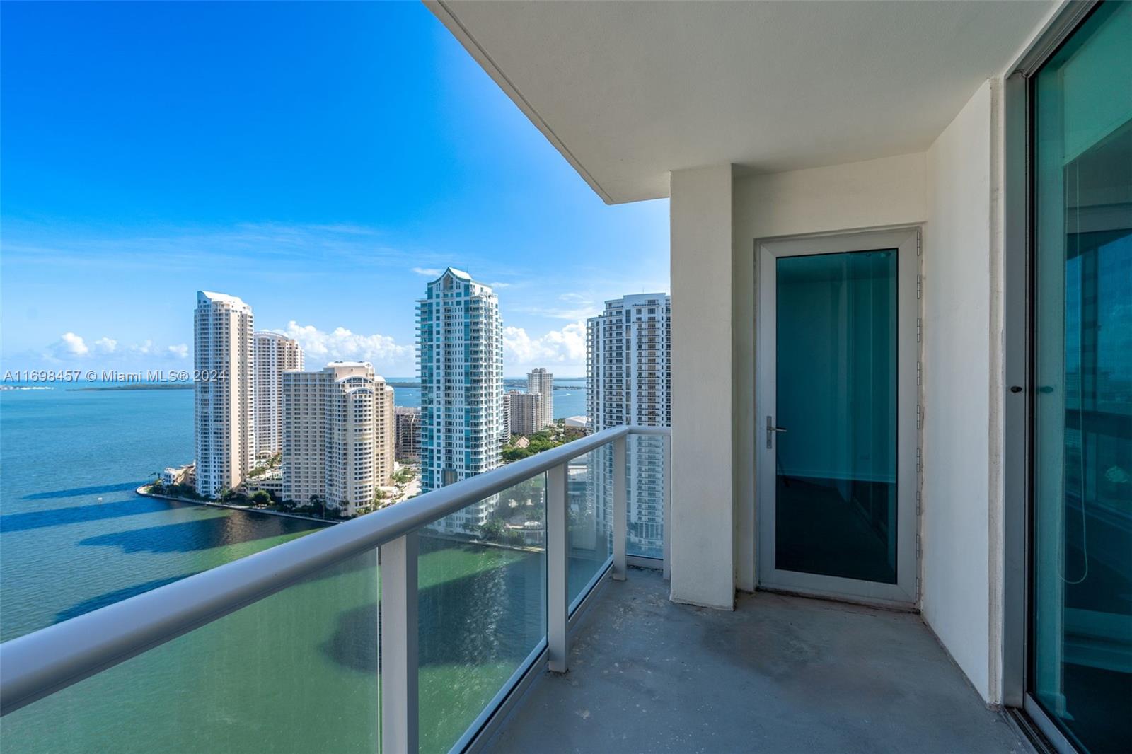 300 S Biscayne Blvd #T-2614, Miami FL 33131