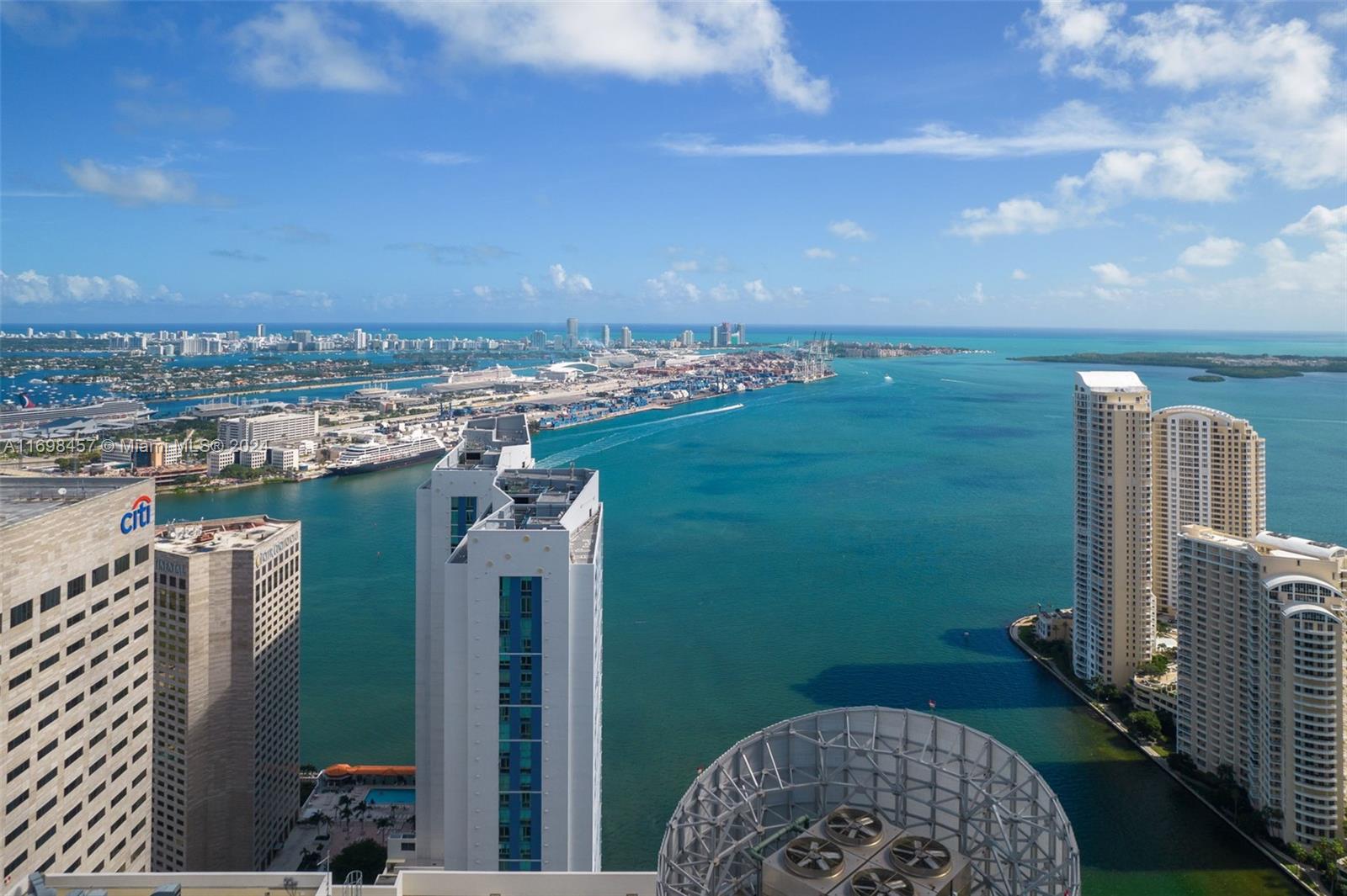 300 S Biscayne Blvd #T-2614, Miami FL 33131