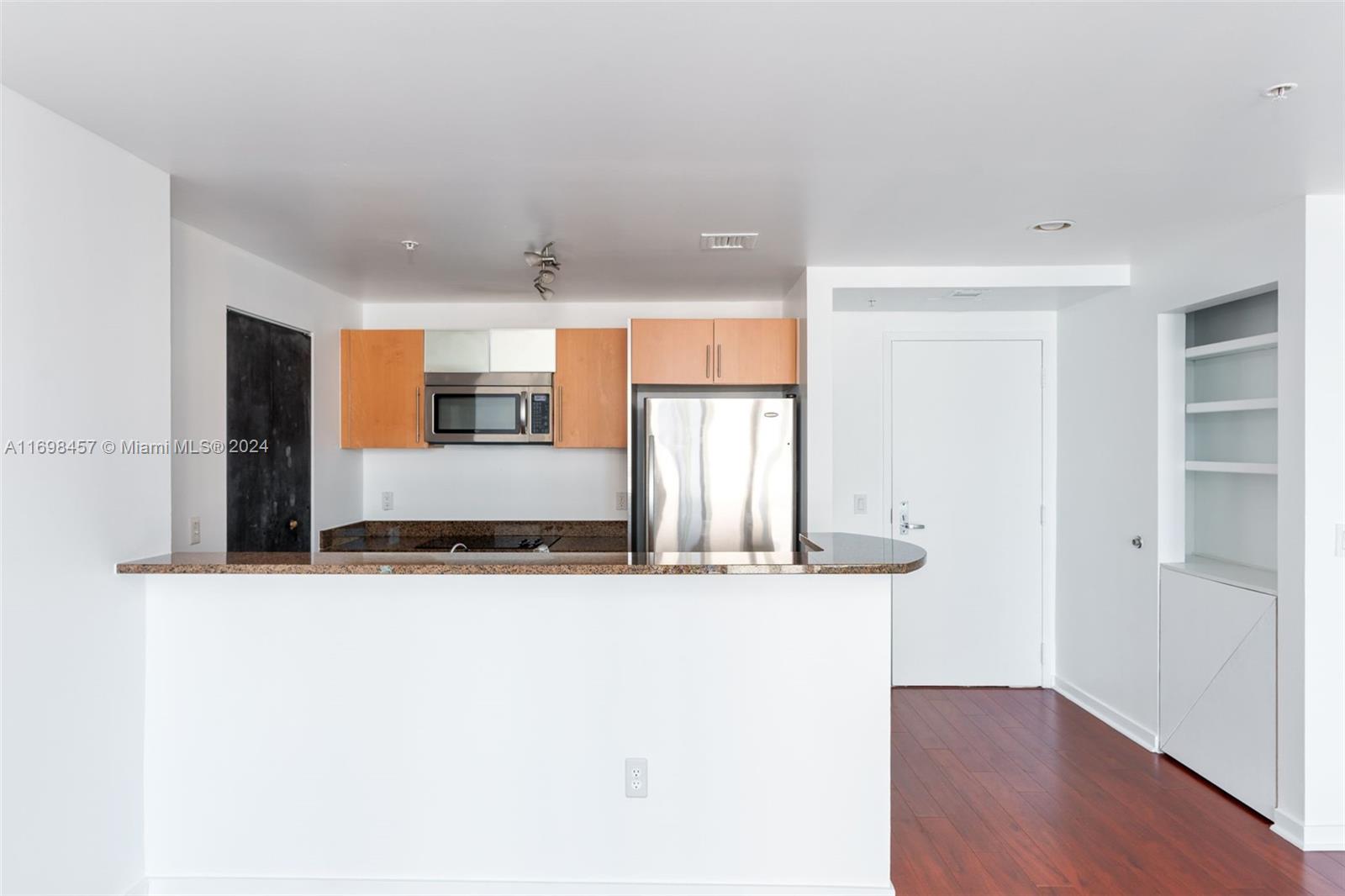 300 S Biscayne Blvd #T-2614, Miami FL 33131