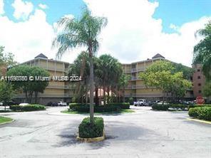 8290 Lake Dr #302, Doral, Florida image 2