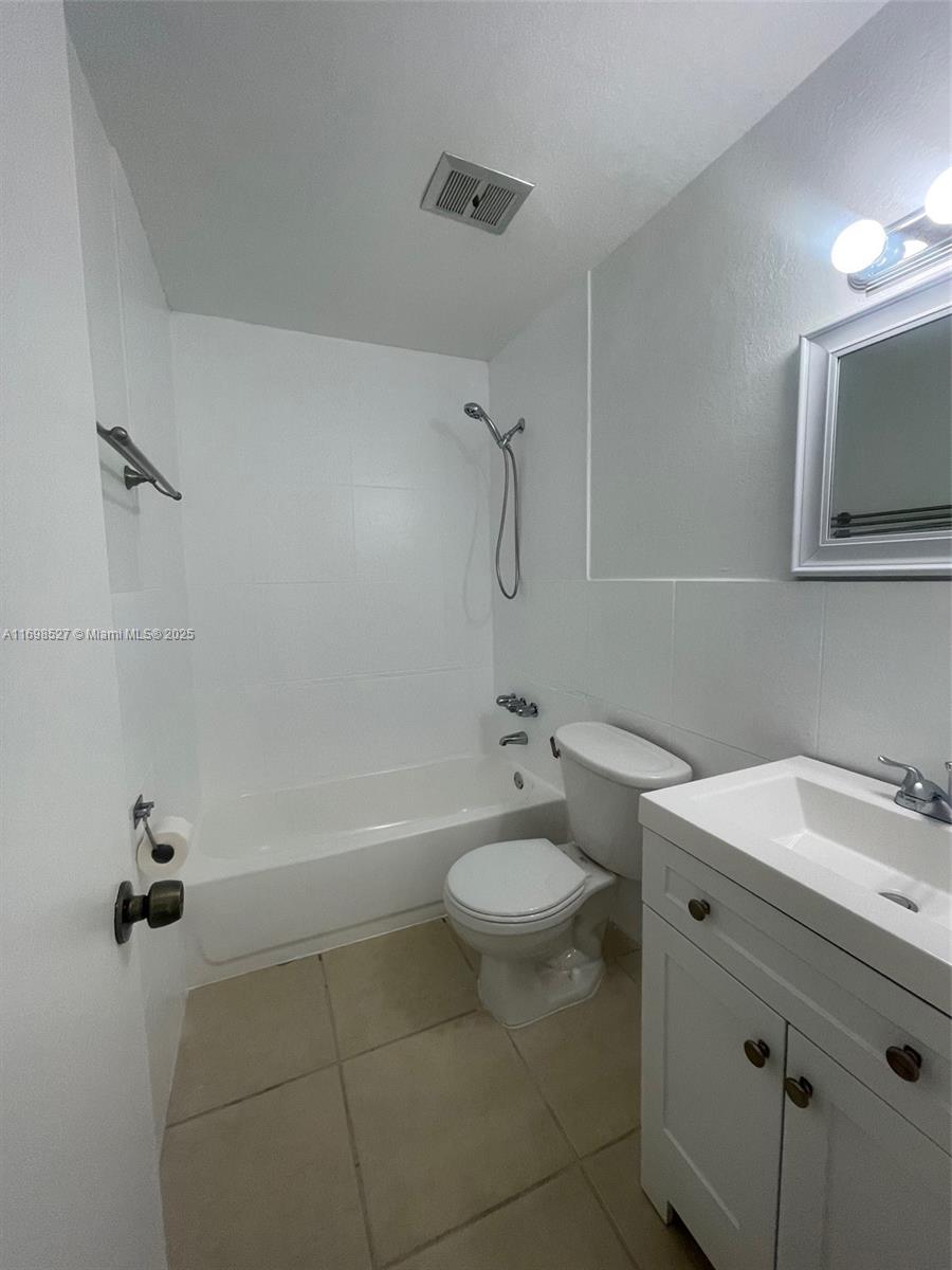 11195 SW 1st St #314, Sweetwater, Florida image 13