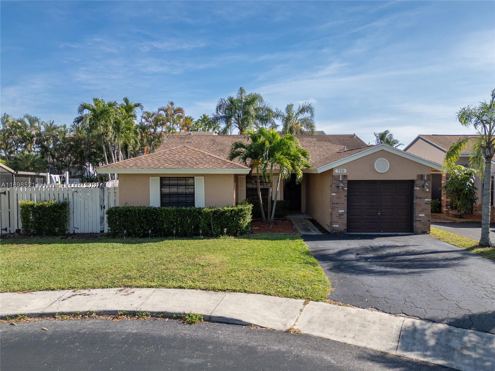 720 Shiloh Ter, Davie, Florida image 2