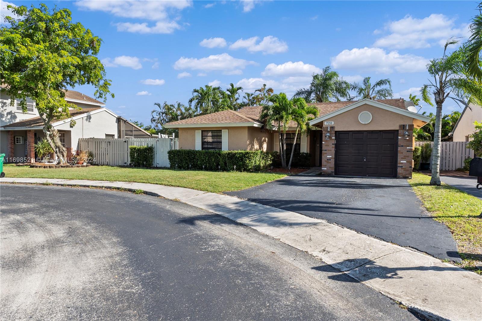 720 Shiloh Ter, Davie, Florida image 8