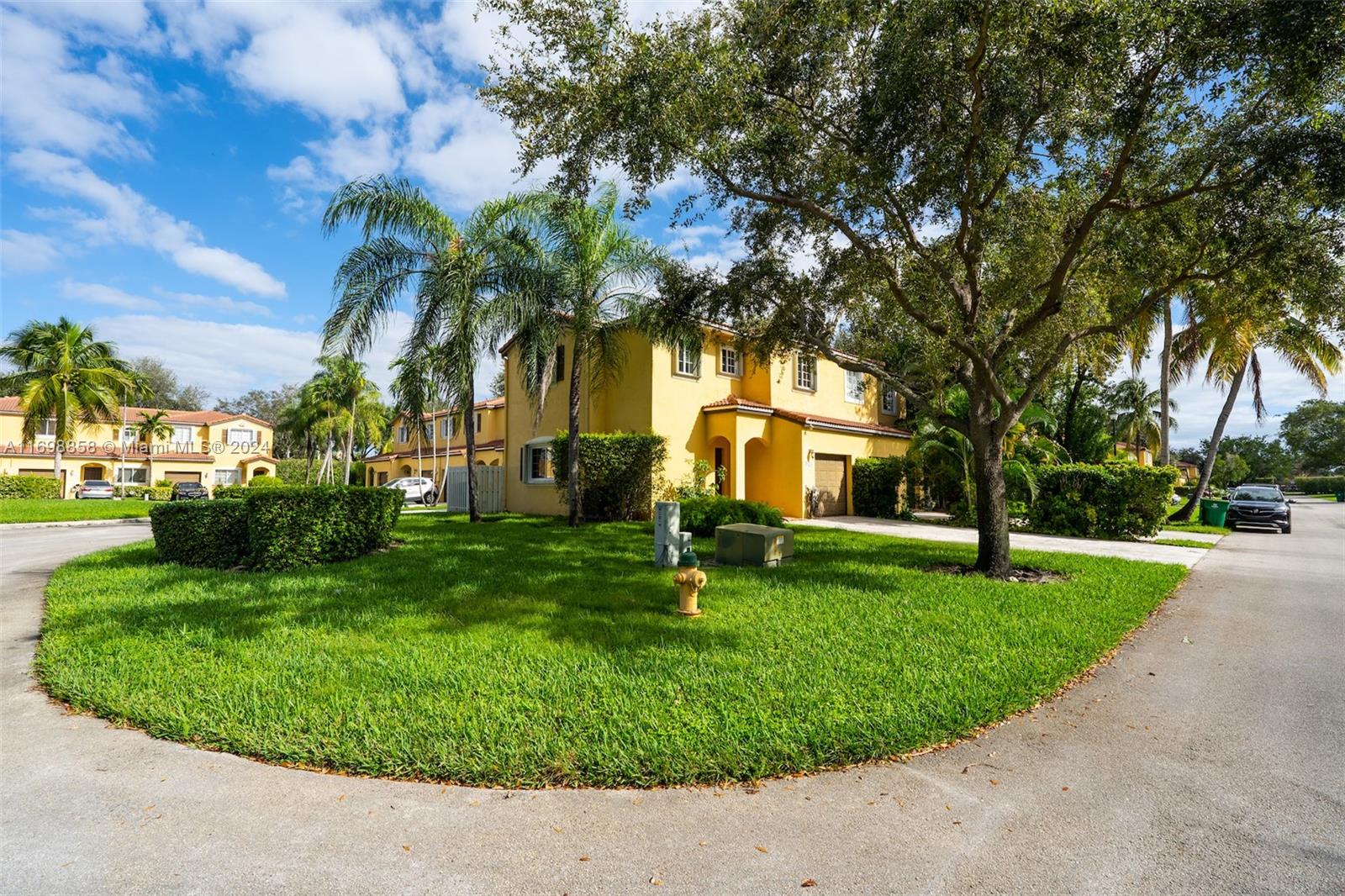 10231 SW 18th St, Miramar, Florida image 3