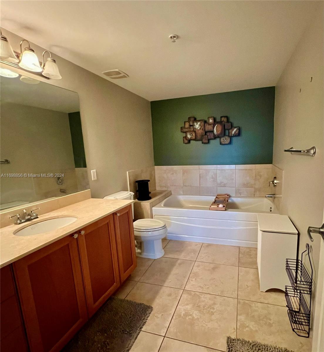 Listing Photo 16