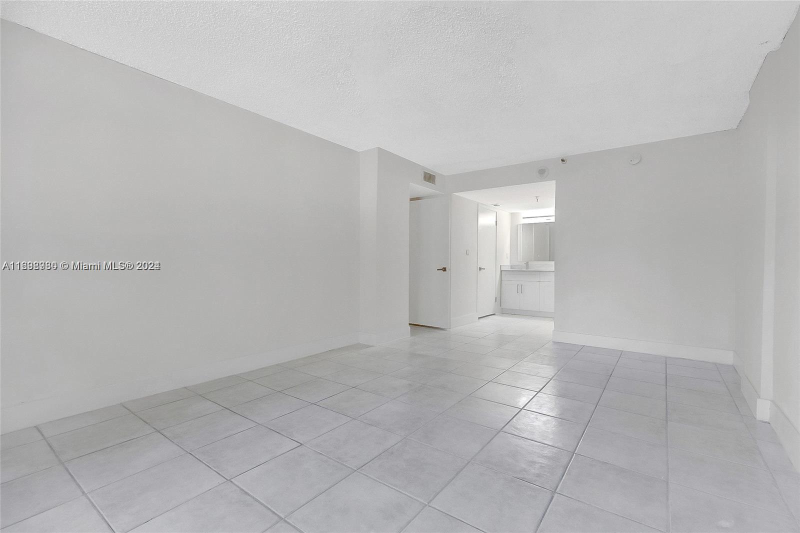 290 174th St #L17, Sunny Isles Beach, Florida image 20