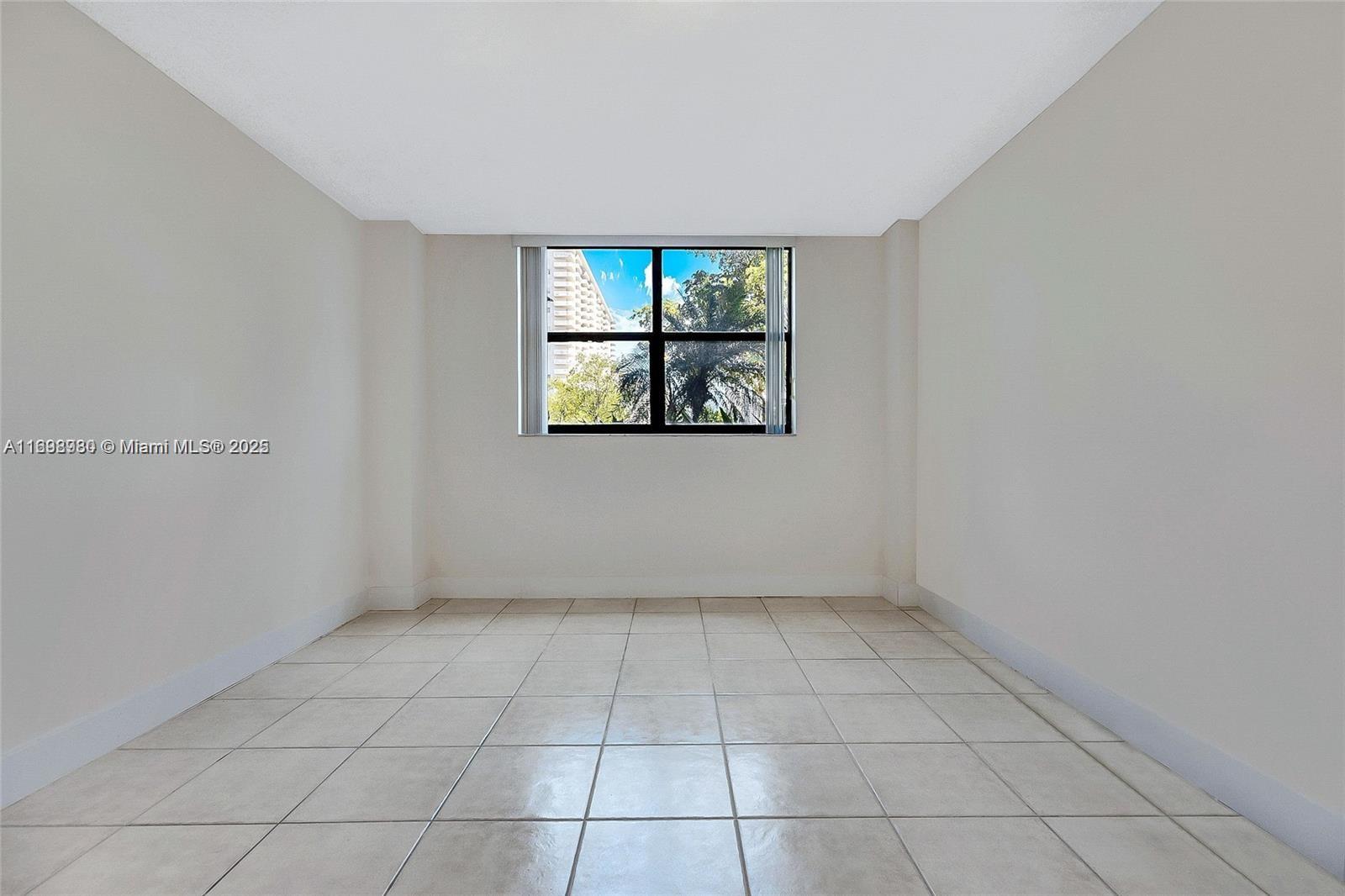 290 174th St #L17, Sunny Isles Beach, Florida image 28