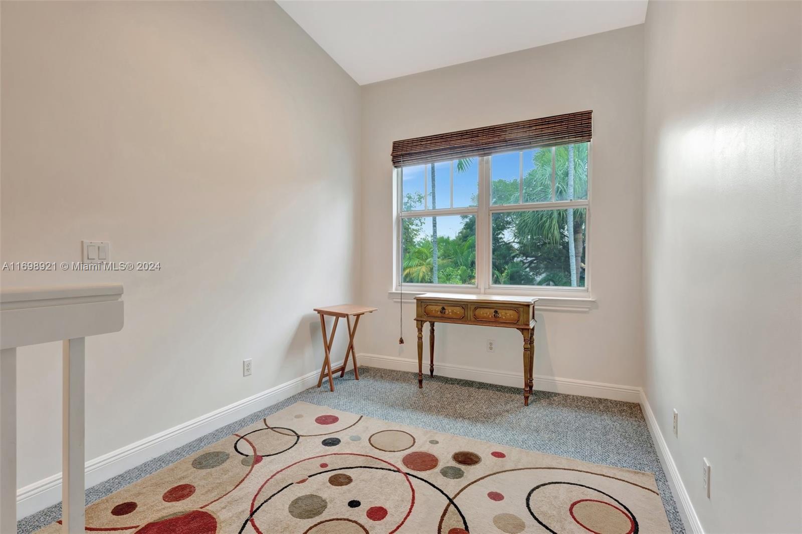 Listing Photo 9