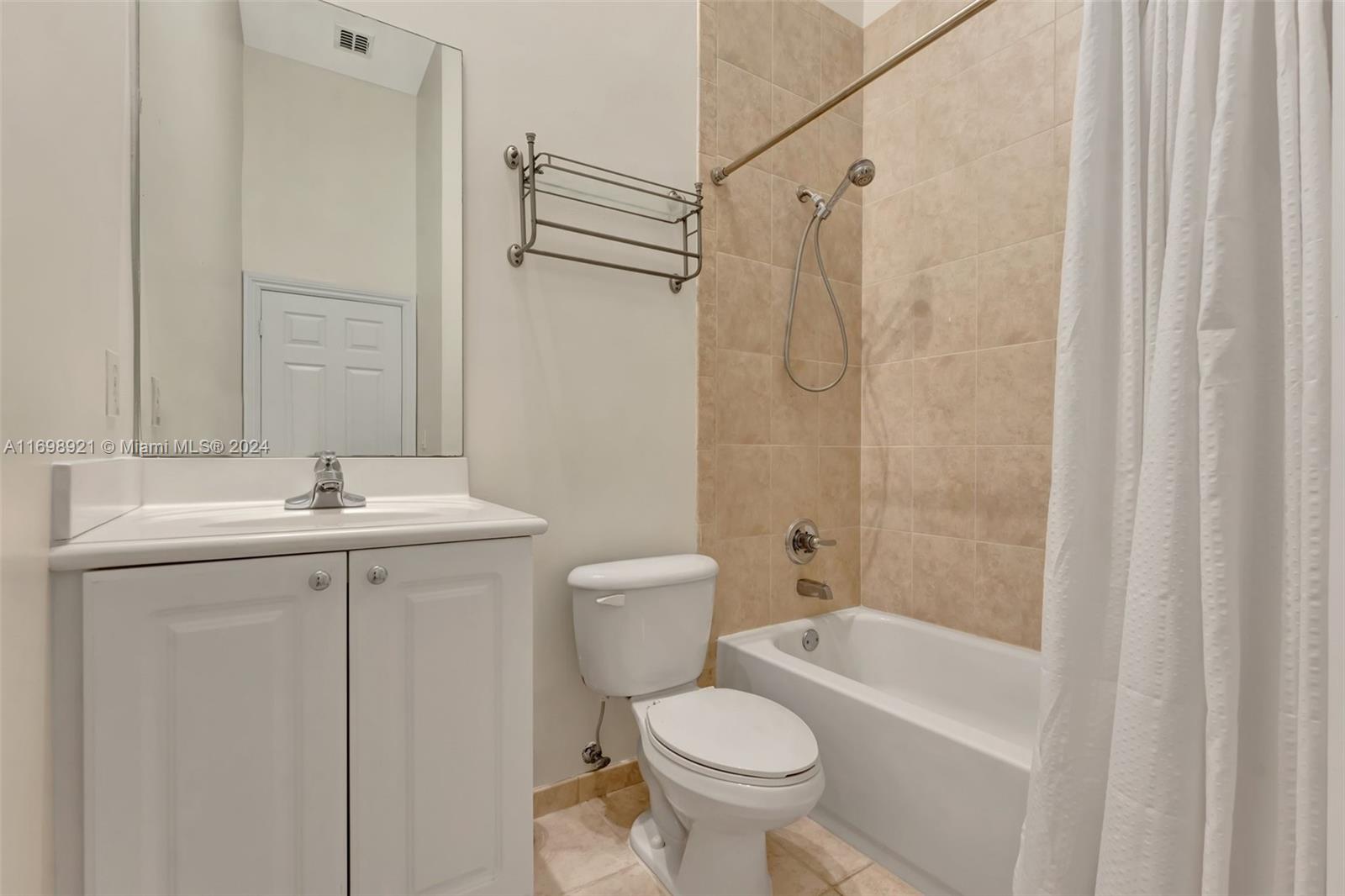 Listing Photo 11