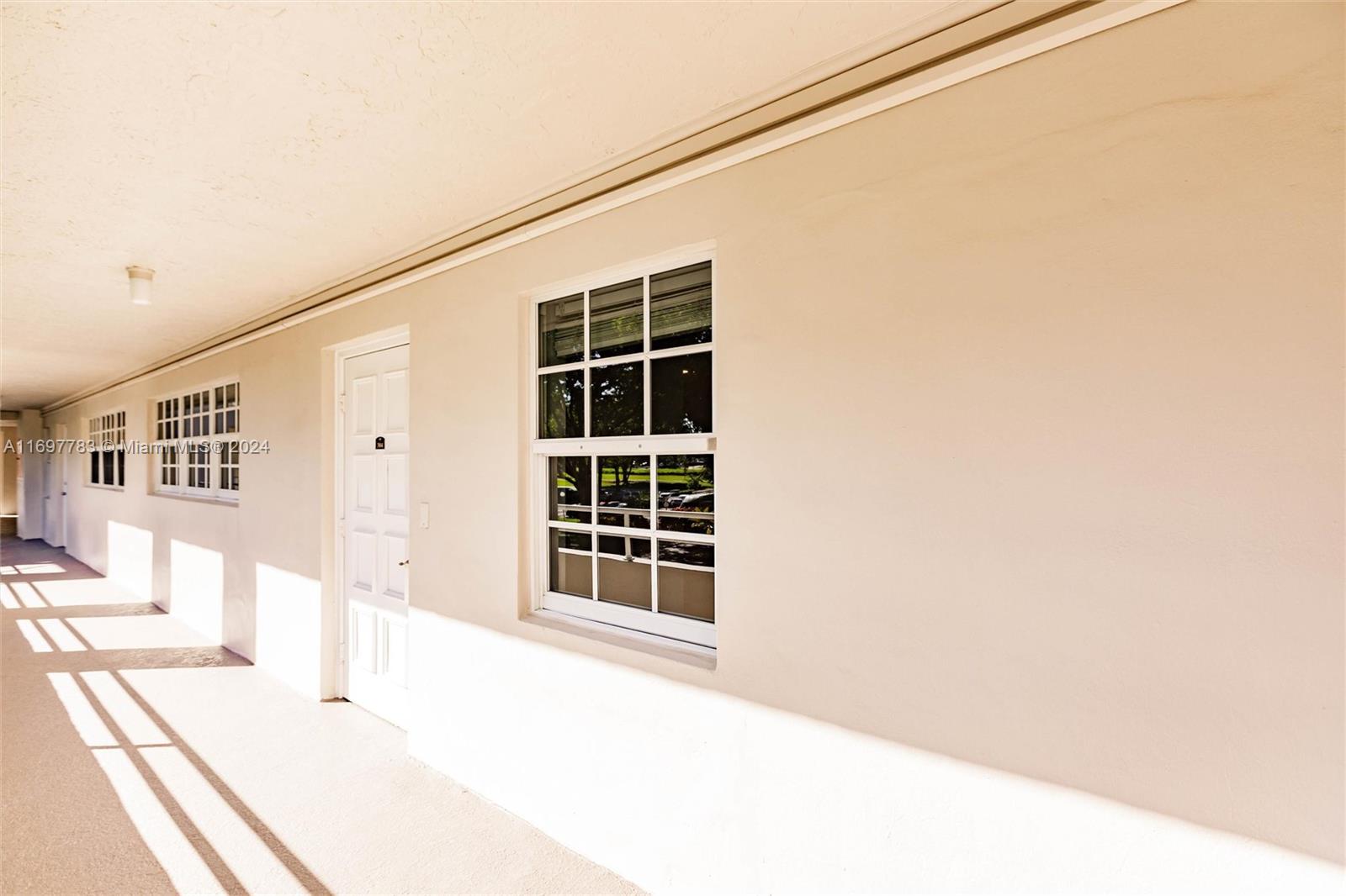 605 Oaks Dr #304, Pompano Beach, Florida image 10