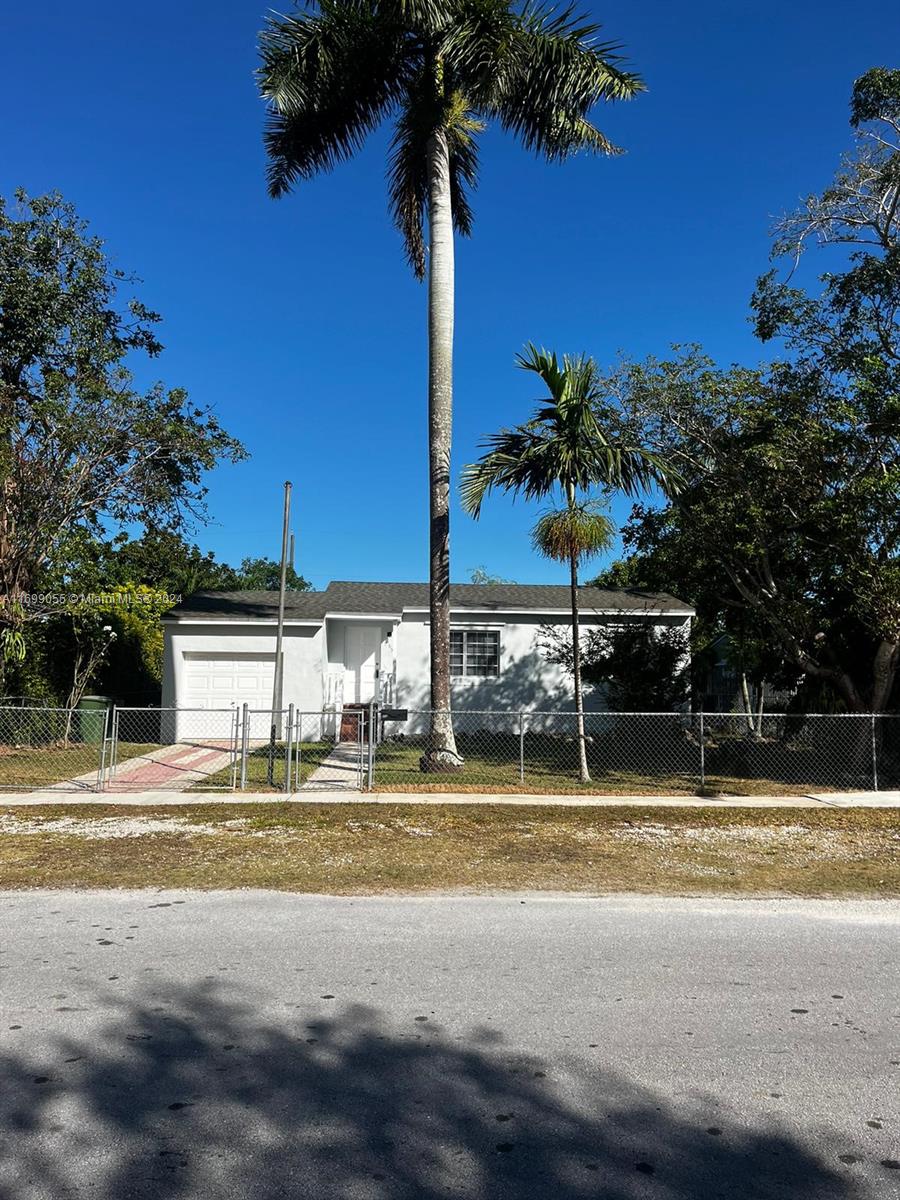 655 NW 10th St, Homestead, Florida image 2