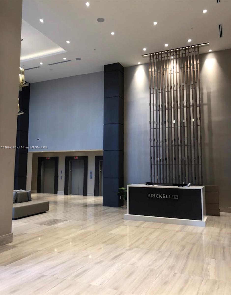 BEAUTIFUL HIGH RISE BUILDING -POOL- GYM- KIDS ROOM-CONFERENCES ROOM- STORAGE UNIT INCLUDE IT  - WALKING DISTANCE TO BRICKELL CITY CENTER- VERY CLOSE TO I95.  ONE ASSIGNED PARKING  AND STORAGE UNIT.   Easy to show on Lockbox. READY TO MOVE IN