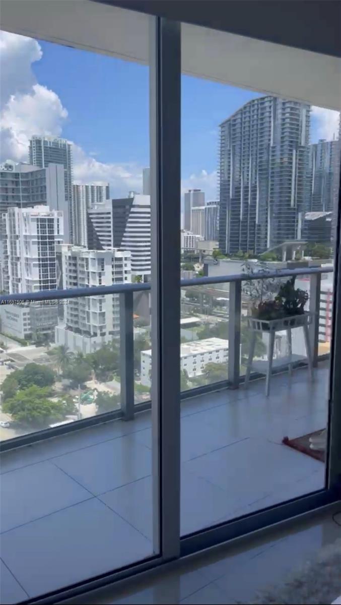 1010 SW 2nd Ave #1906, Miami FL 33130