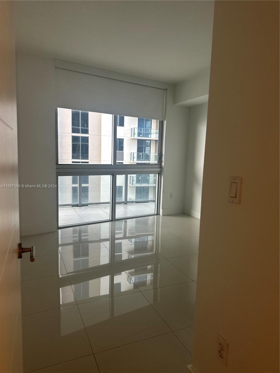 1010 SW 2nd Ave #1906, Miami FL 33130