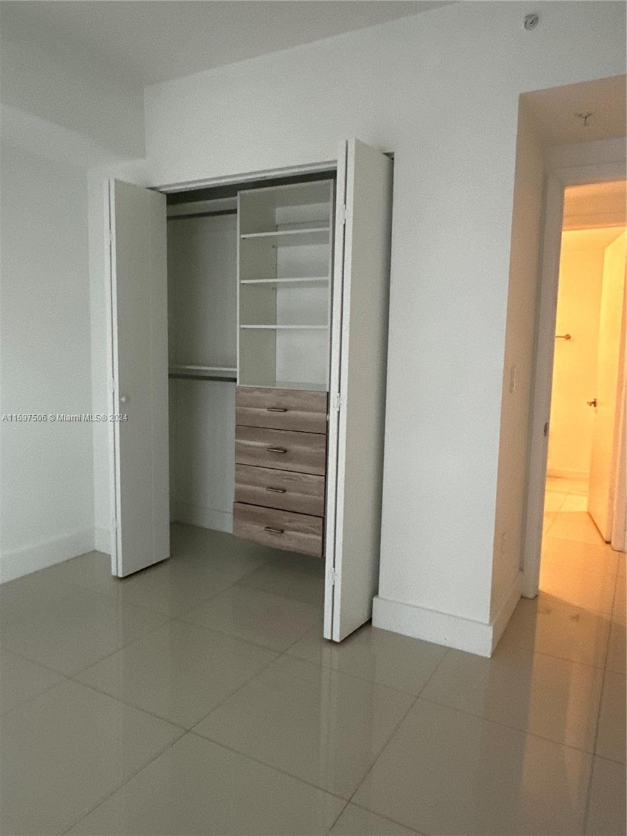 1010 SW 2nd Ave #1906, Miami FL 33130