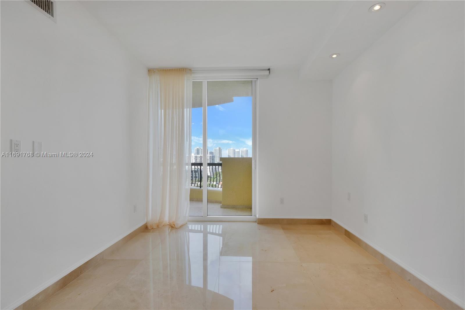 17875 Collins Ave #905, Sunny Isles Beach, Florida image 25