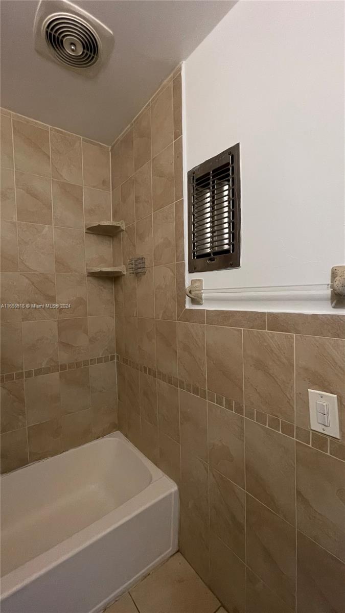 1450 NE 171st St #202B, North Miami Beach, Florida image 21