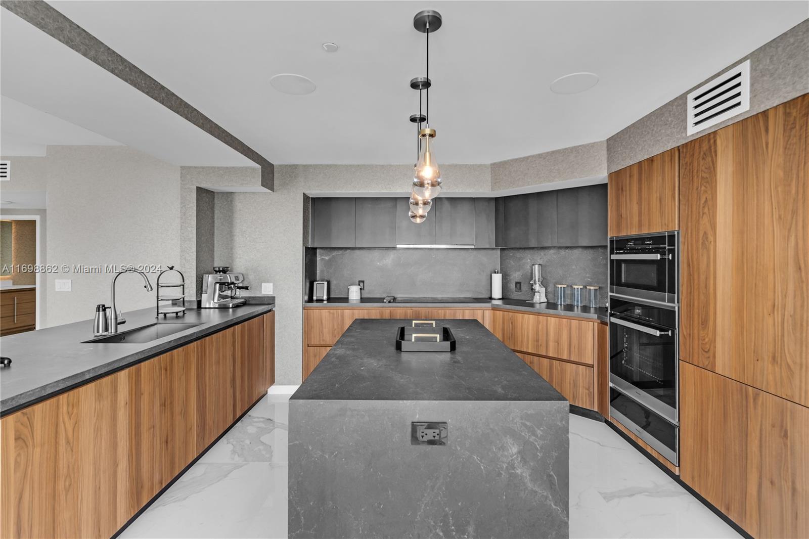 1331 Brickell Bay Dr #3611, Miami FL 33131