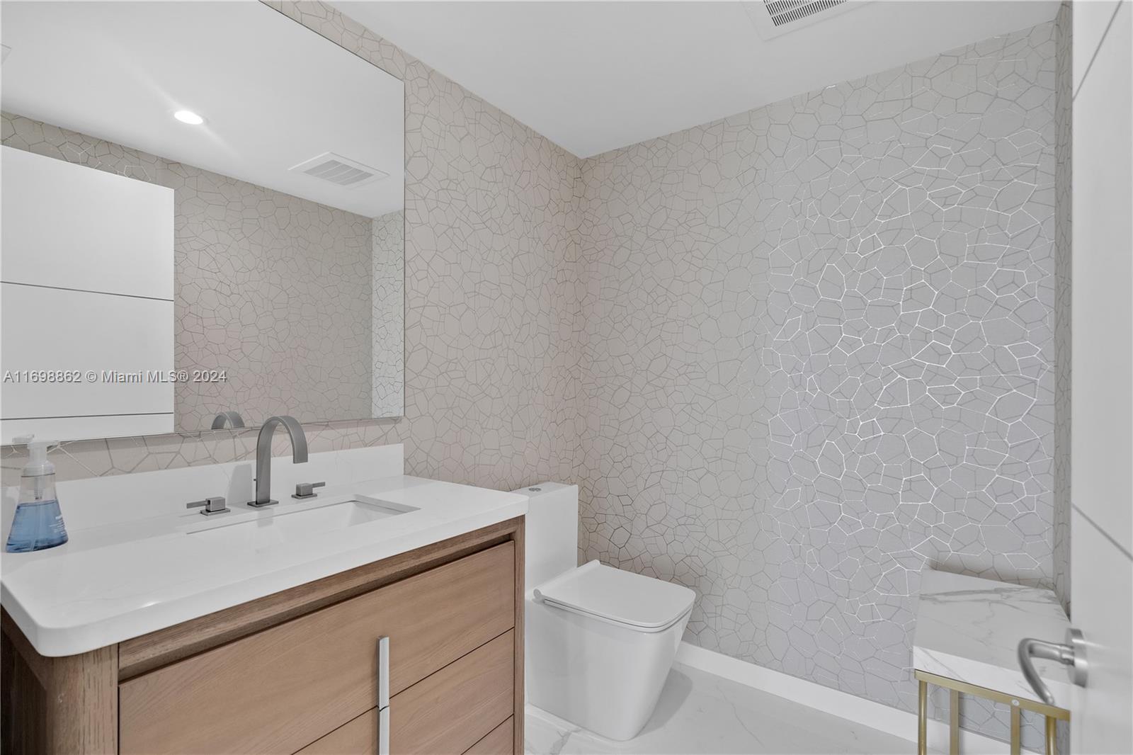 1331 Brickell Bay Dr #3611, Miami FL 33131