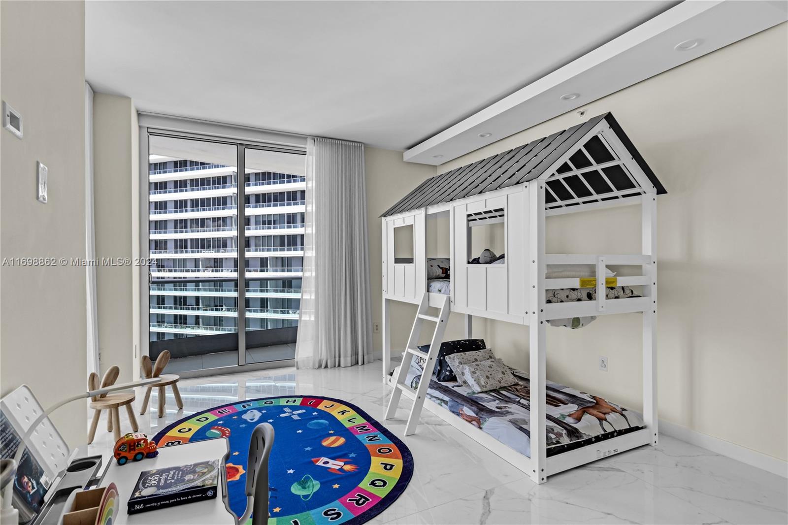 1331 Brickell Bay Dr #3611, Miami FL 33131