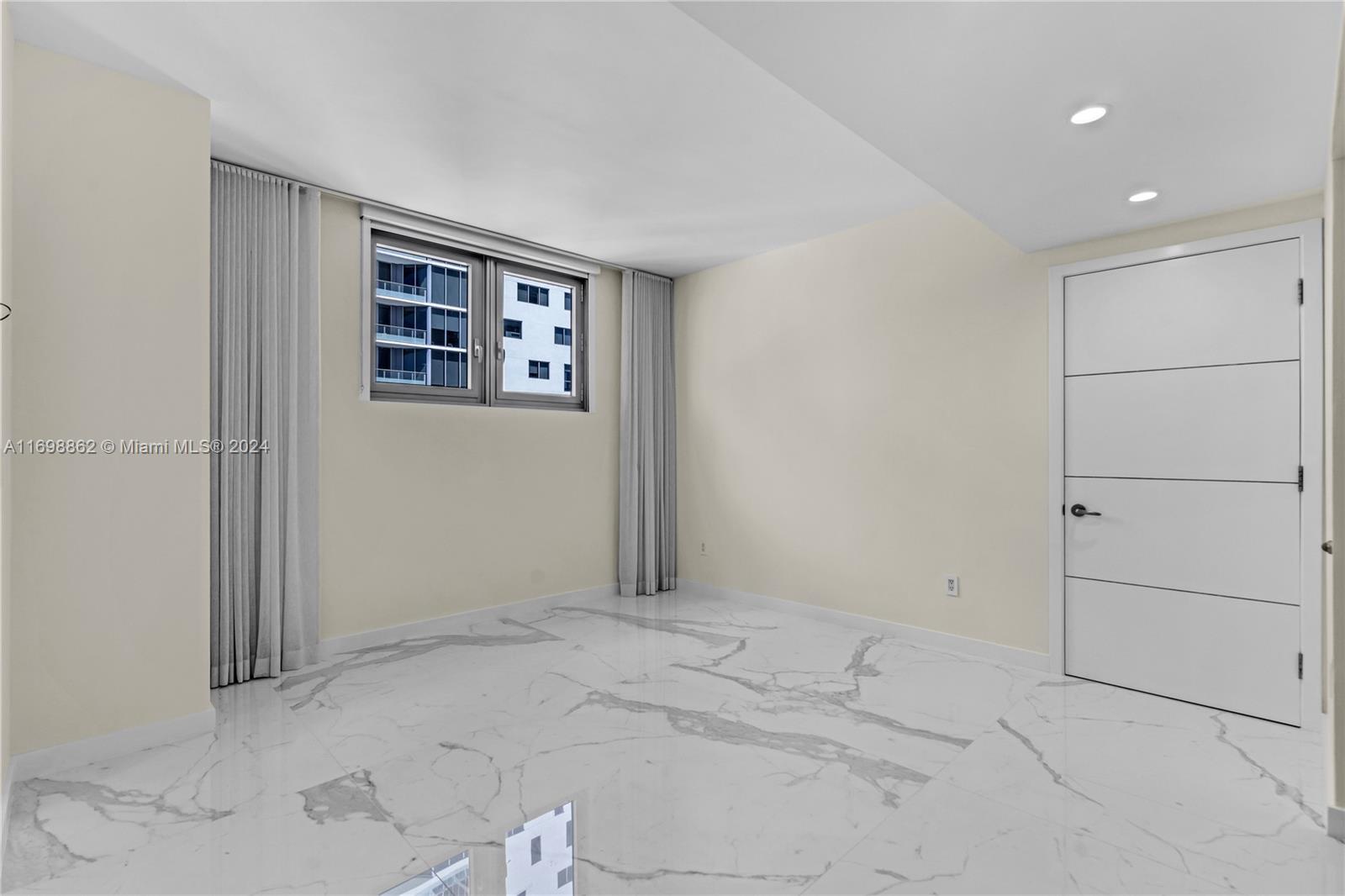 1331 Brickell Bay Dr #3611, Miami FL 33131