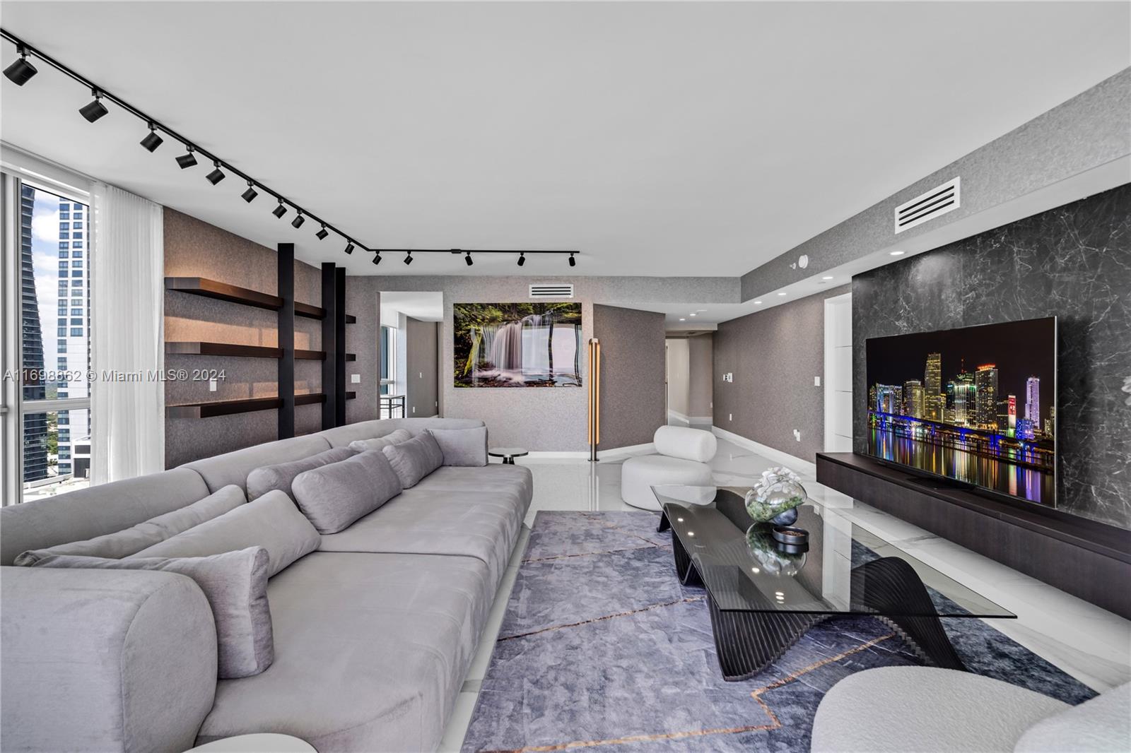 1331 Brickell Bay Dr #3611, Miami FL 33131