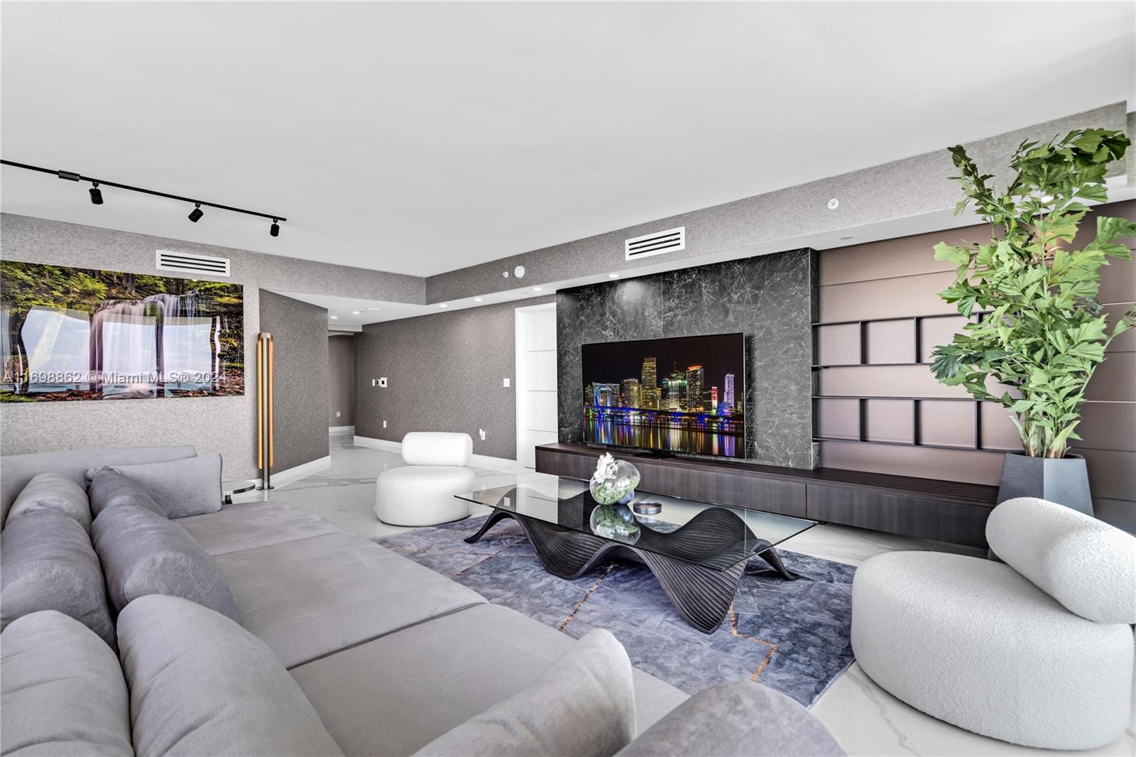 1331 Brickell Bay Dr #3611, Miami FL 33131