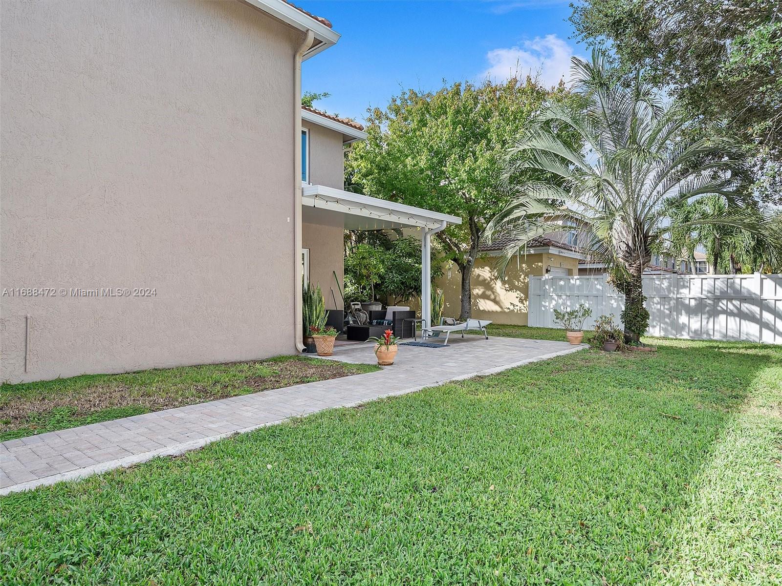 9201 NW 54th St, Sunrise, Florida image 39