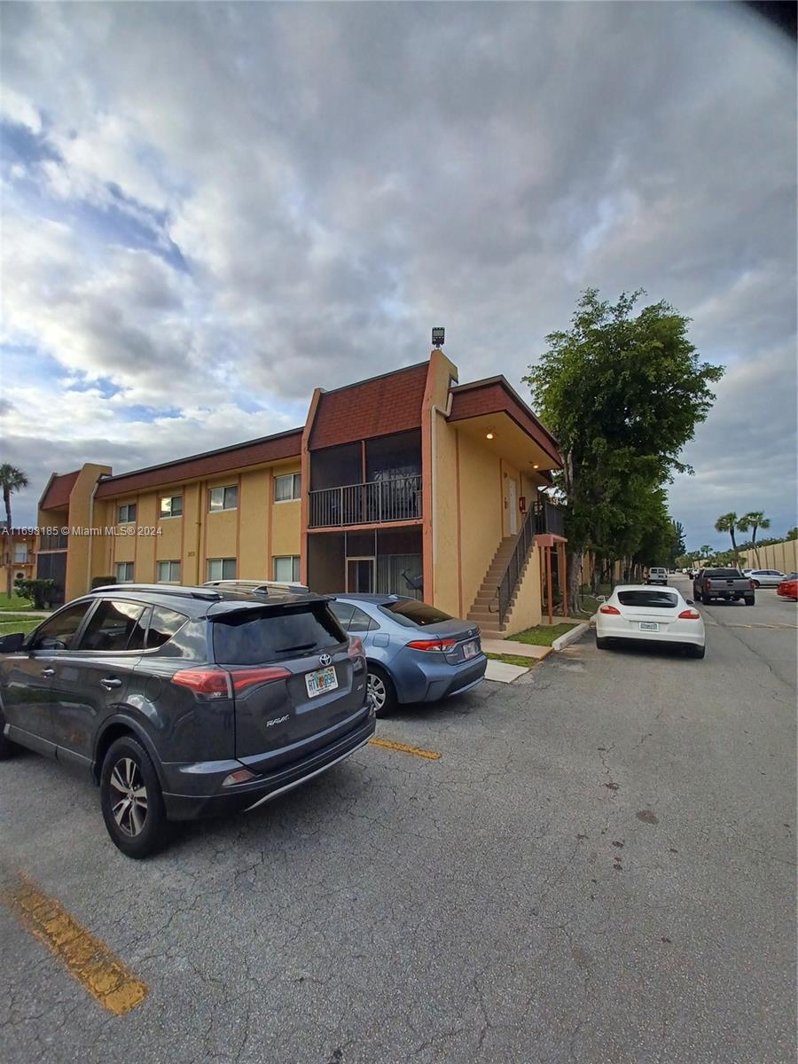 2860 NW 55th Ave #2C, Lauderhill, Florida image 4