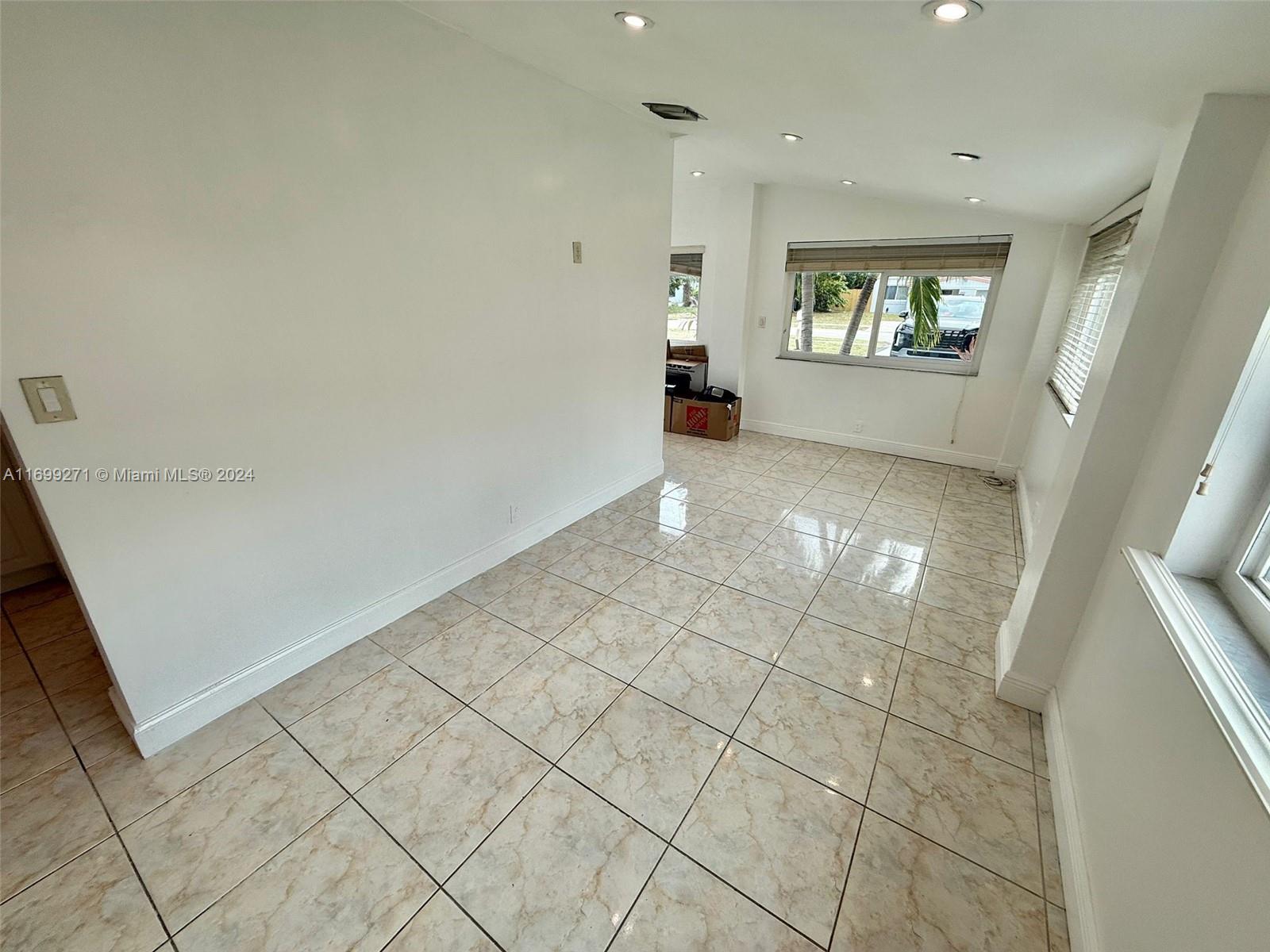 1859 NE 173rd St, North Miami Beach, Florida image 10