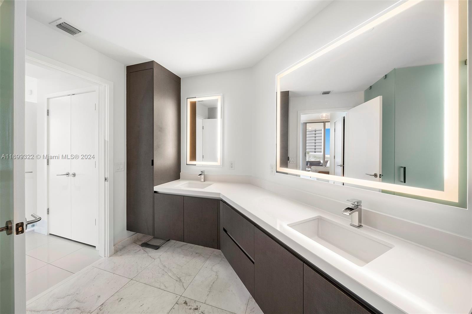 851 NE 1st Ave #1209, Miami FL 33132