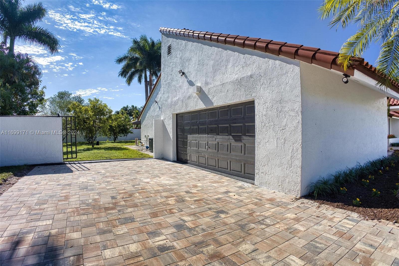 10440 NW 133rd St, Hialeah Gardens, Florida image 3