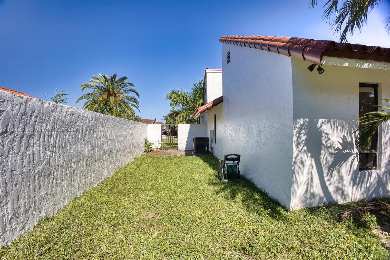 10440 NW 133rd St, Hialeah Gardens, Florida image 47