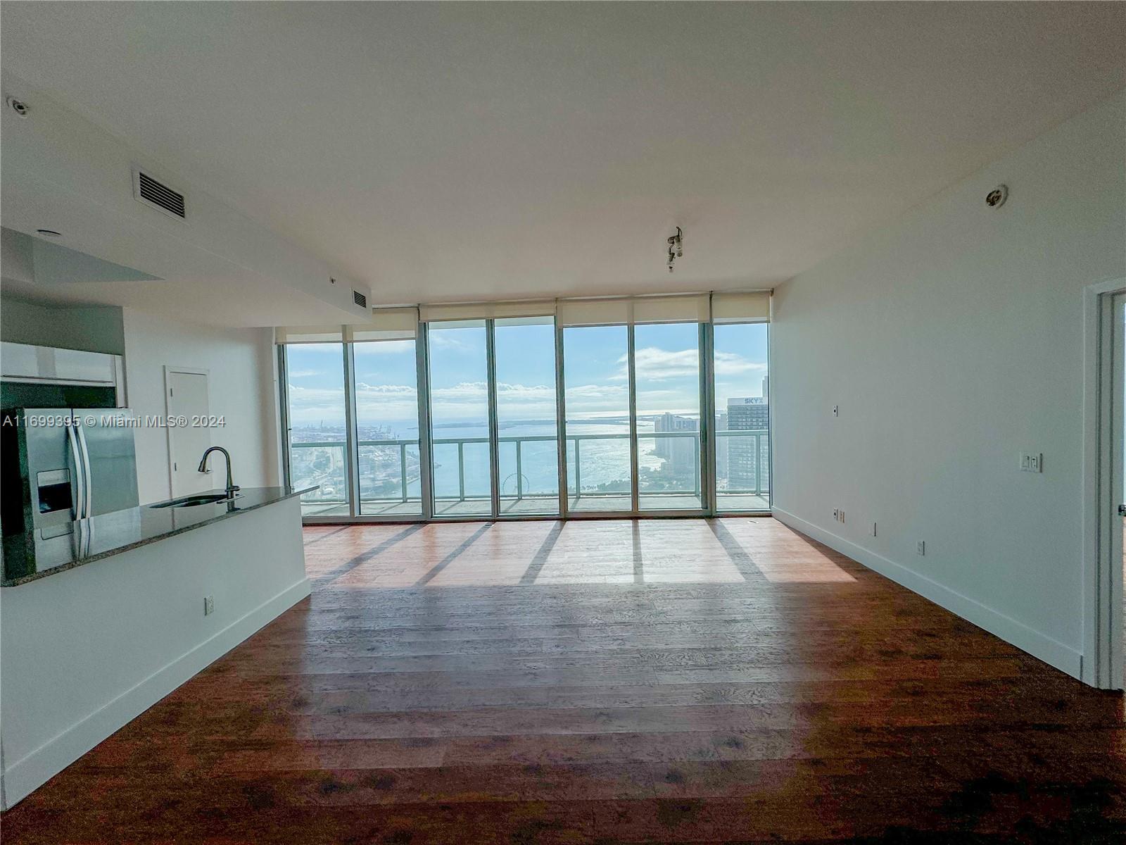888 Biscayne Blvd #5504, Miami FL 33132