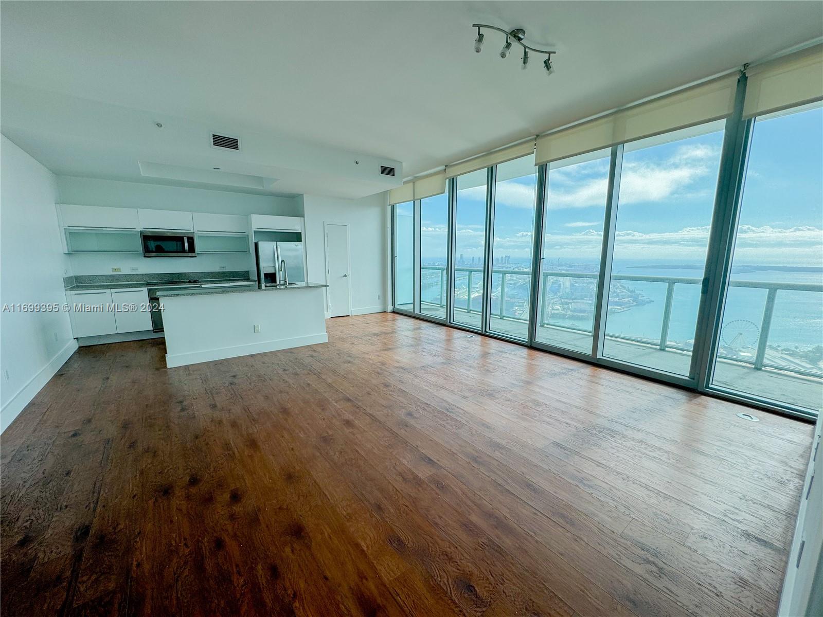 888 Biscayne Blvd #5504, Miami FL 33132