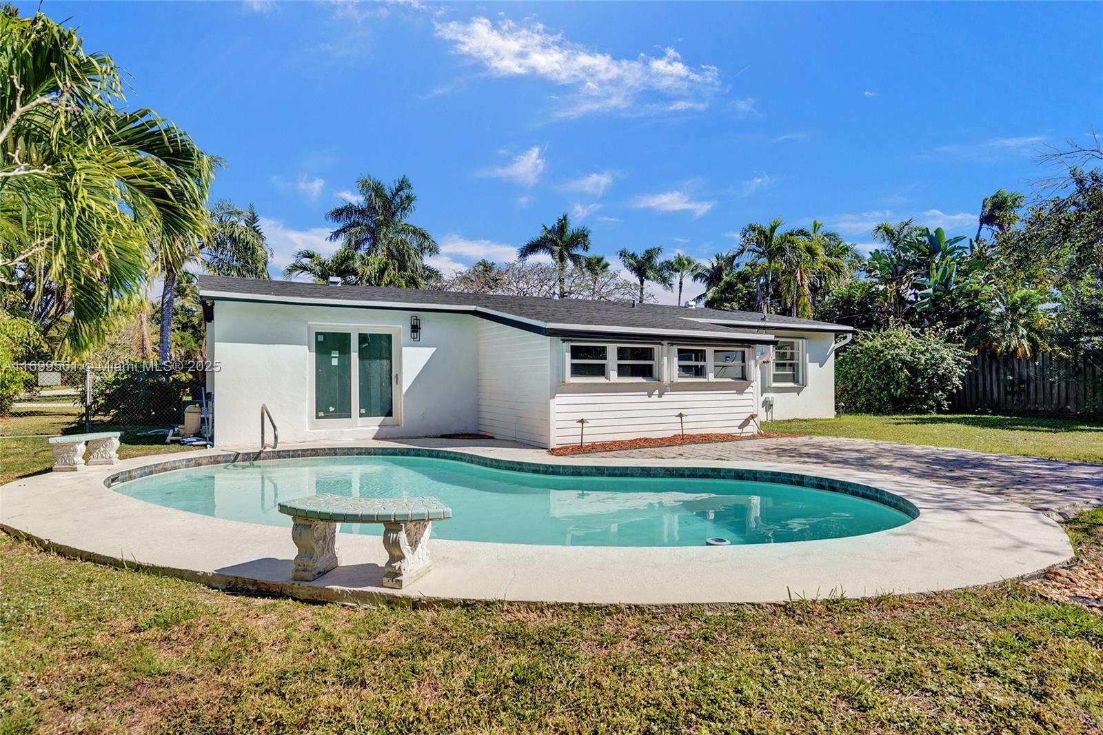 2409 NW 7th Ave, Wilton Manors, Florida image 33