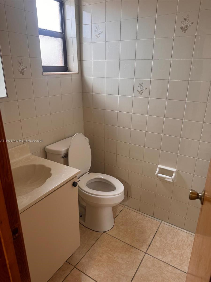 180 Royal Palm Rd #216, Hialeah Gardens, Florida image 15