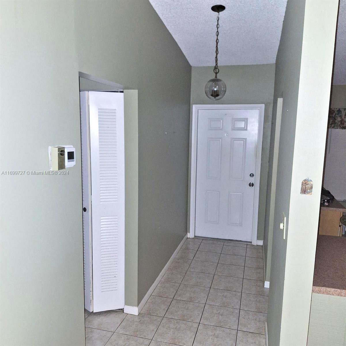 5502 S Lakewood Cir S #C, Margate, Florida image 7