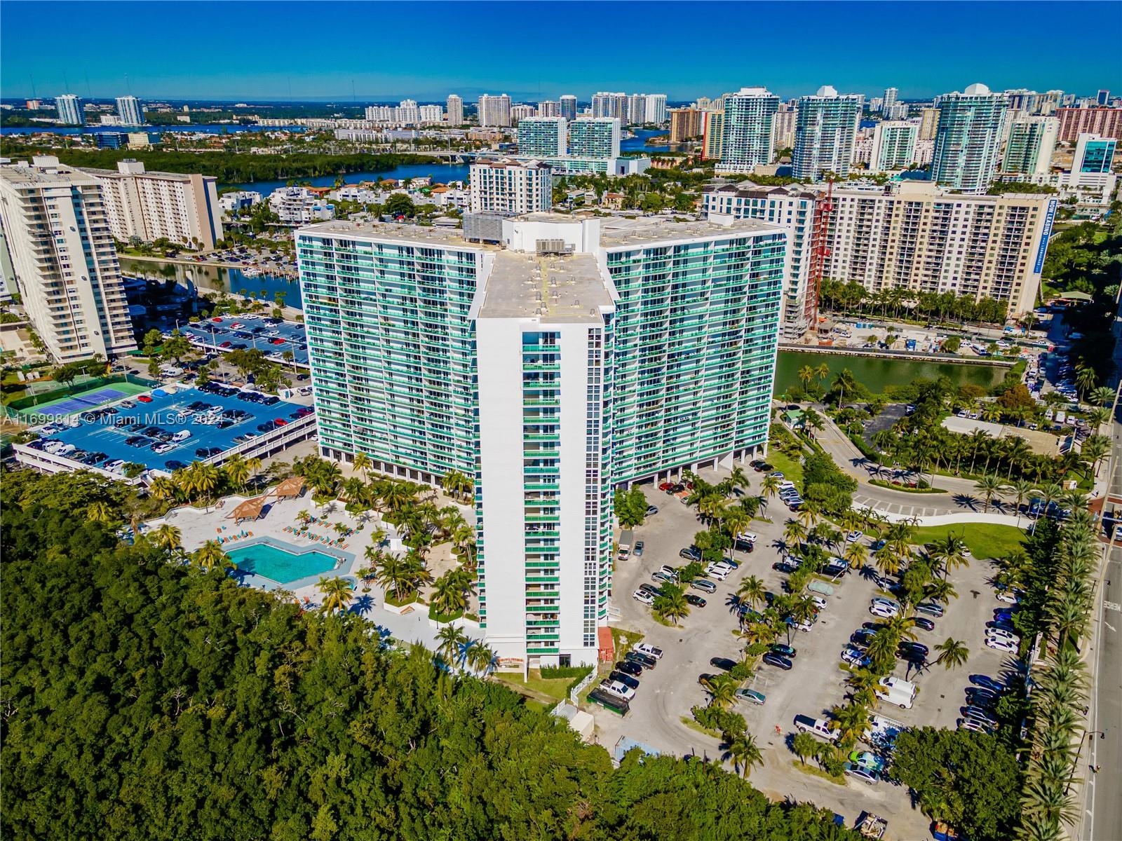 100 Bayview Dr #1528, Sunny Isles Beach, Florida image 32