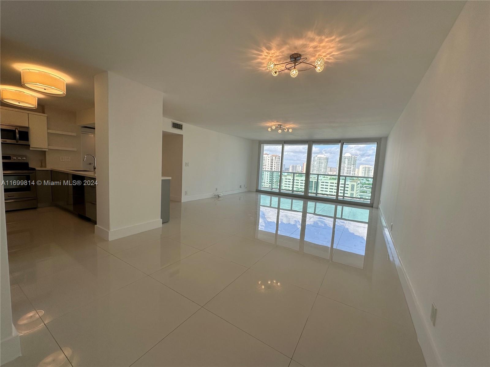 100 Bayview Dr #1528, Sunny Isles Beach, Florida image 8