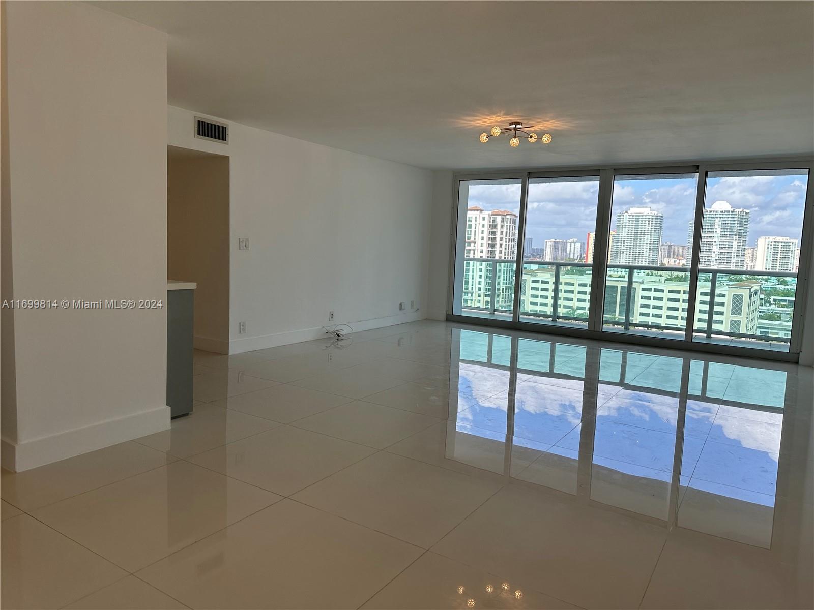 100 Bayview Dr #1528, Sunny Isles Beach, Florida image 9