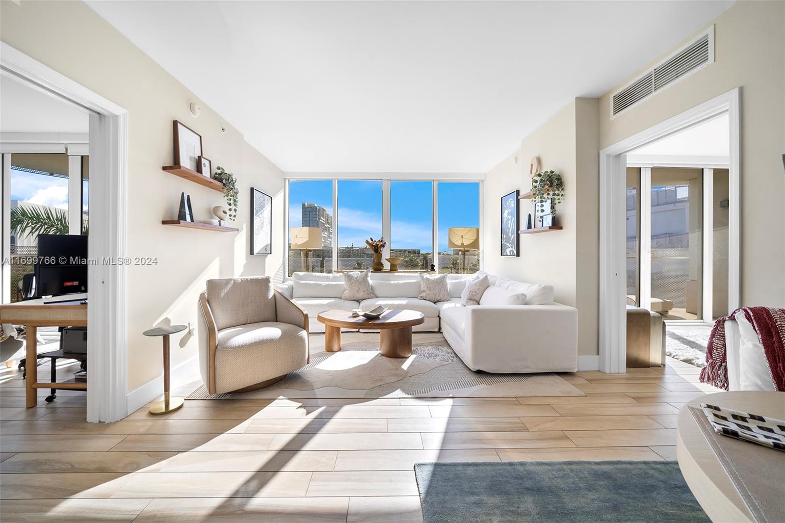 2155 Washington Ct #503, Miami Beach FL 33139