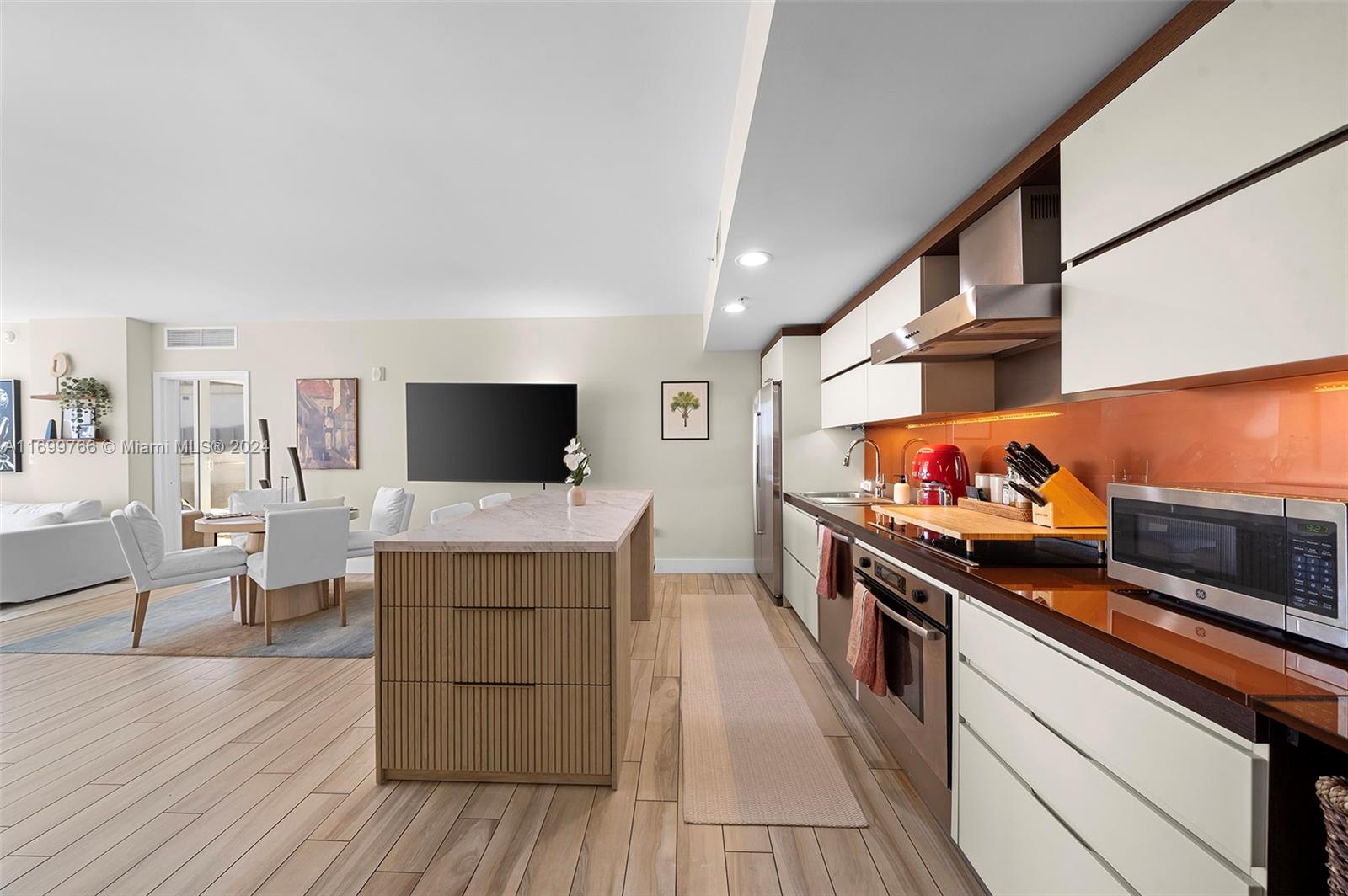 2155 Washington Ct #503, Miami Beach FL 33139